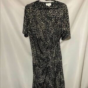 Motherhood Maternity size large Black and White Sheath Wrap Midi Dress soft EUC